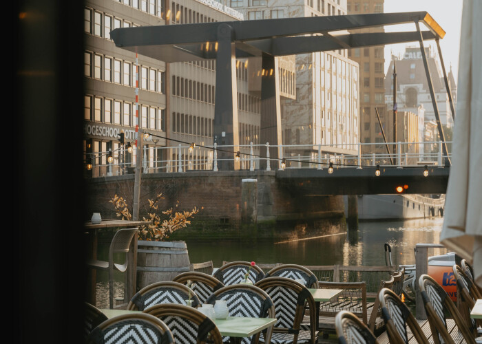 Restaurant FLOATS