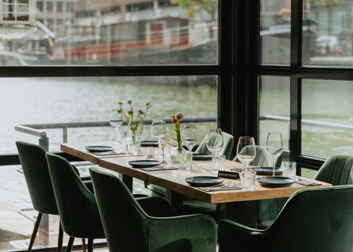Restaurant FLOATS